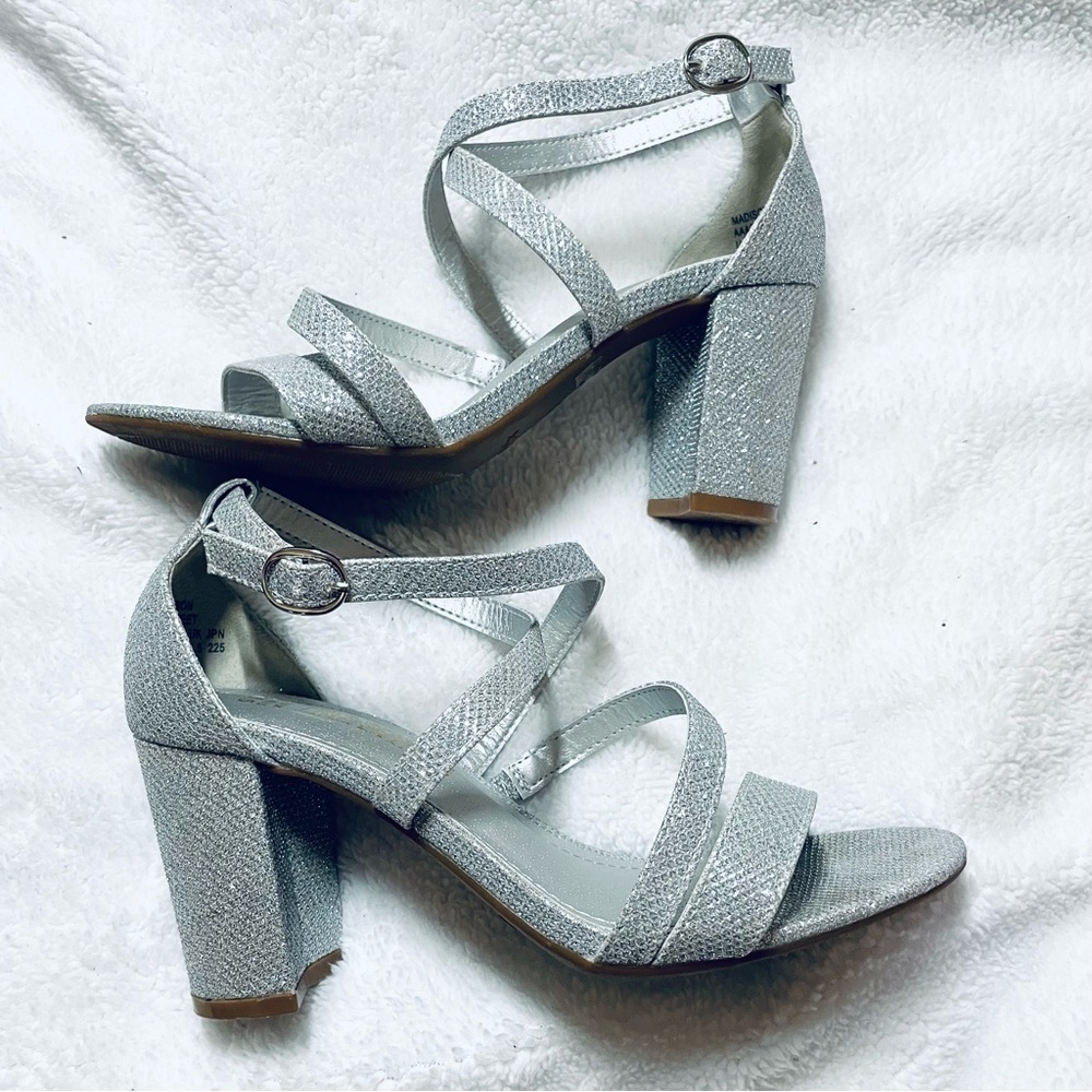 👡 DREAM PAIRS Women’s Ankle Strap Dress Sandals – Size 5.5 US - Silver✨